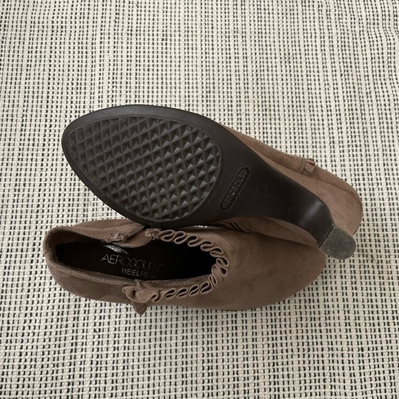 Aerosoles Heelrest Ruffle Ankle Boots - Picture 2 of 4